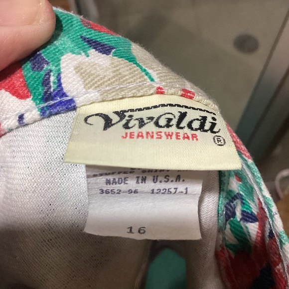 Vivaldi Jeanswear Vintage Women’s Floral Denim Shorts, size 16 - Picture 7 of 8